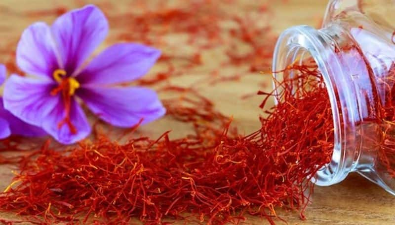 beauty tips secret benefits of saffron for skin and how to use it in tamil mks