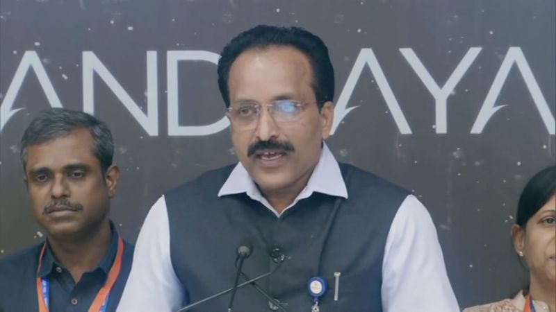 ISRO Chairman reacts on Chandrayaan 3 success ppp