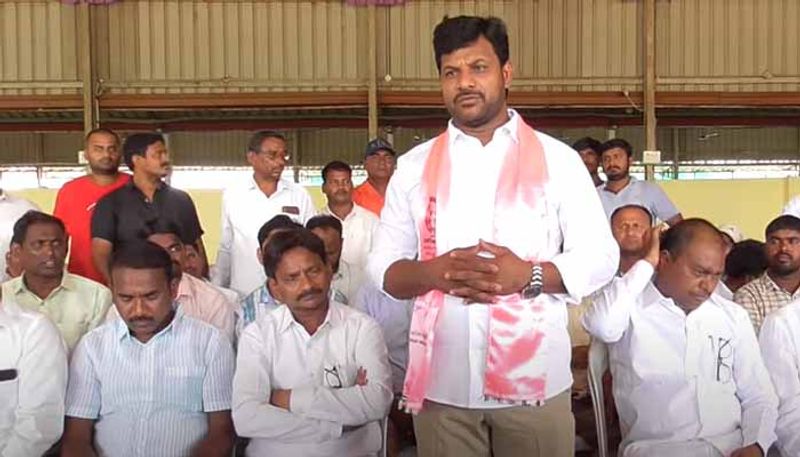 Khanapur BRS Candidate Johnson Naik Responds  On  MLA Rekha Naik  Comments lns