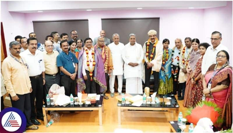 CM Siddaramaiah invited Chandrayaan 3 successful made ISRO scientists to Vidhana Soudha sat