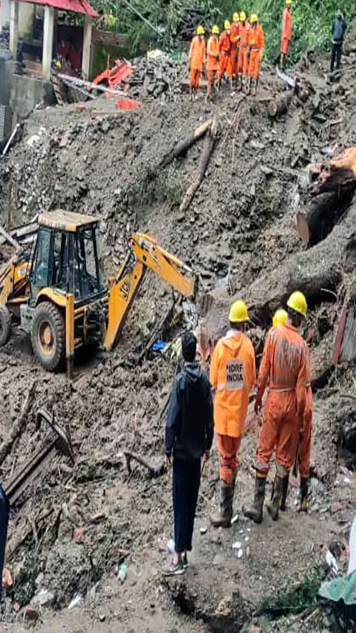 Kolkata: 10 rescued after 5-storey under-construction building collapses on slum lns