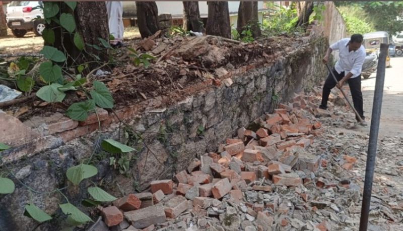 Compound wall of IHRD college adoor collapsed during onam celebration afe