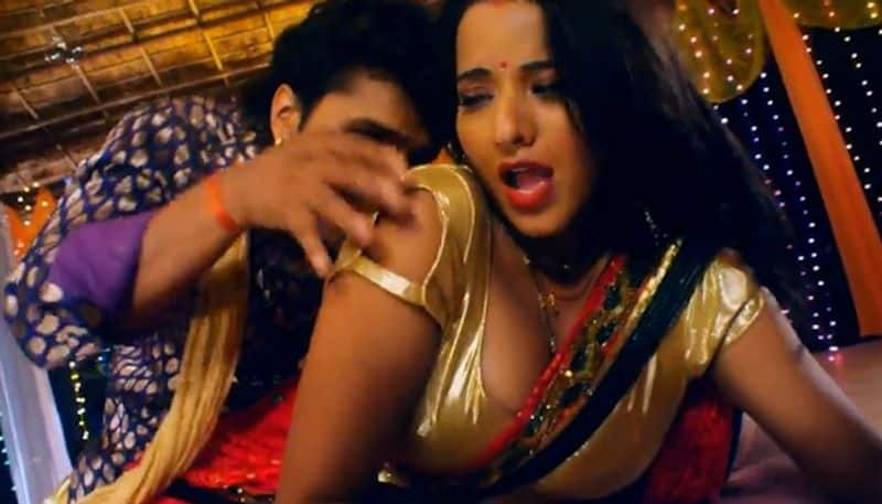 Monalisa SEXY video: Bhojpuri actress, Khesari Lal Yadav's BOLD song goes viral on YouTube-WATCH RBA