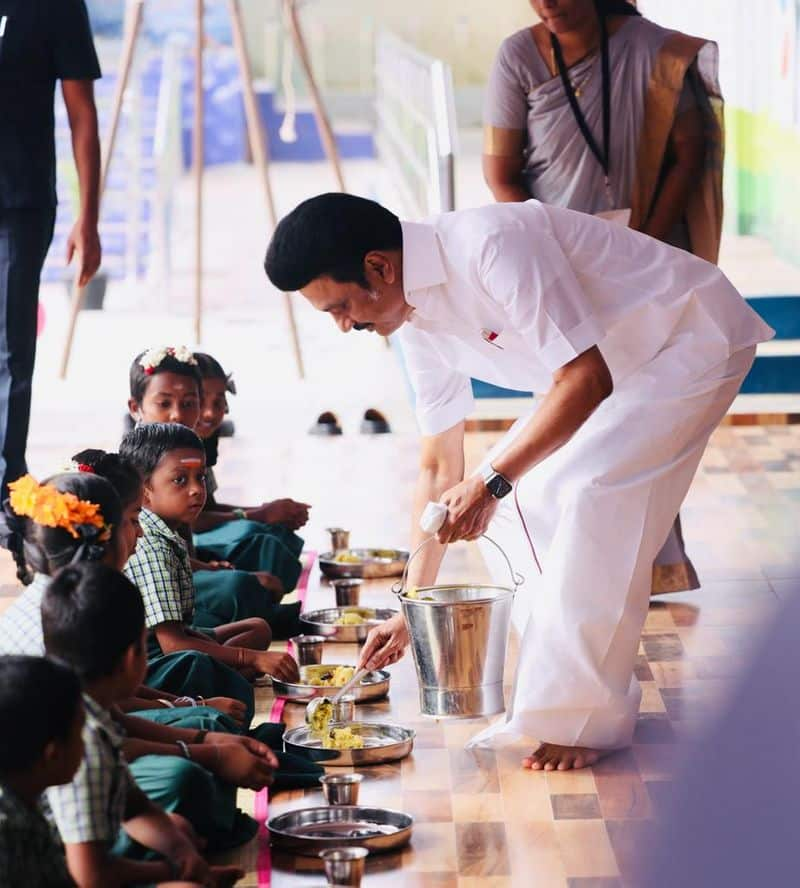 The Telangana State team personally inspected the breakfast program implemented in Tamil Nadu Kak