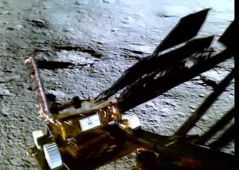 चांद की सतह पर ऐसा उतरा रोवर प्रज्ञान, ISRO  ने साझा किया Video 