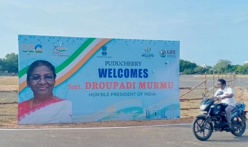 Officials welcomed the President by printing the national flag upside down in Puducherry