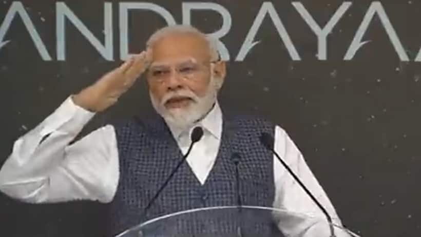 आ‍र्टिफिशियल मून पर लैंडिंग की प्रैक्टिस...यूथ को मैसेज, ISRO पहुंचे पीएम मोदी के भाषण की 5 बड़ी बातें