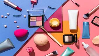 Beauty Tips: మీ మేకప్ లో ఈ లక్షణాలు కనిపిస్తున్నాయా.. అయితే మేకప్ కిట్ మార్చాల్సిందే!