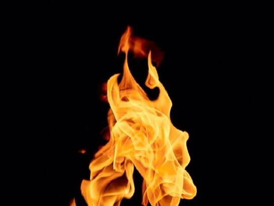 Violence erupted again in Manipur.. Two houses were burnt in Imphal, there was firing..ISR