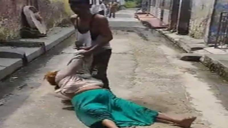 Son Drags Elderly Mother On Streets In uttar pradesh