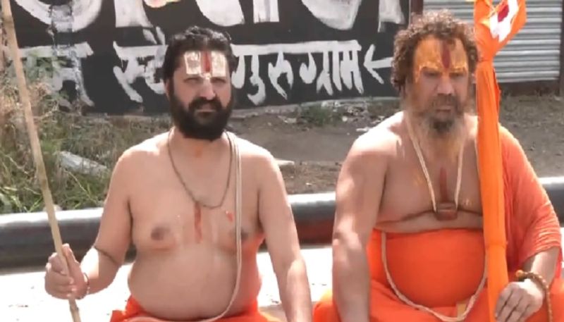 Nuh Shobha Yatra: Ayodhya seer stages protest after being stopped at Sohna toll plaza; check details AJR