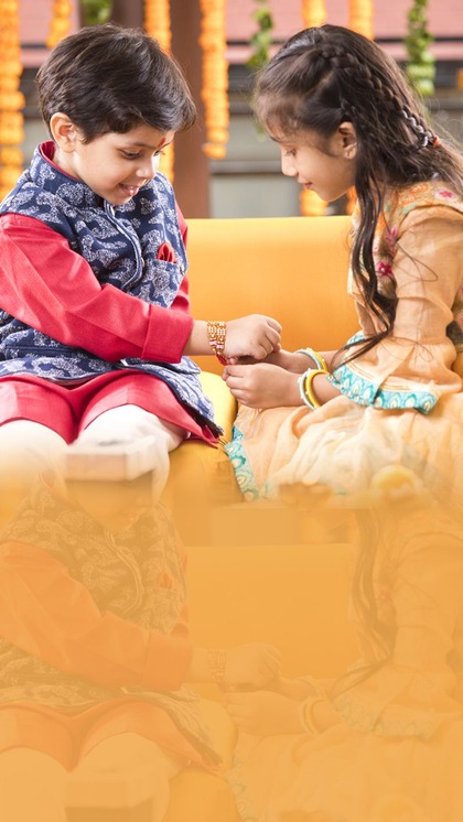 <p>रक्षाबंधन पर बहनों को वस्त्र यानी साड़ी या उनकी मनचाही ड्रेस उपहार भी देना चाहिए। ऐसा करने से देवी लक्ष्मी आप पर प्रसन्न होती हैं और जीवन में उन्नति का मार्ग खोलती हैं।<br />
 </p>
