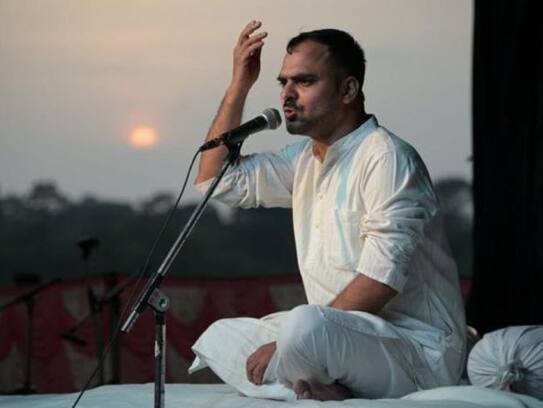 Lucknow story teller  Himanshu Vajpayee left journalism, now earning lacs in a month  ZKAMN
