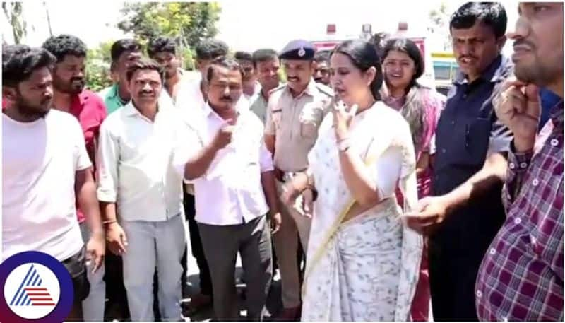 Minister Lakshmi Hebbalkar admitted to hospital Chamarajanagar road accident injured persons sat