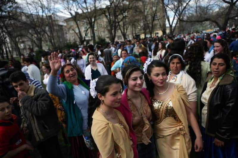 Gypsy Bride Market in Bulgaria families sell their girls as bride rlp