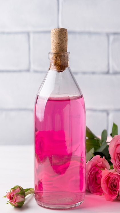 3. Sandalwood and Rose Water Mask: