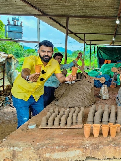 <p>शोभित सोनी ने पहले चाय इंडस्ट्री पर स्टडी की। चाय के अलग अलग ब्रांड को कम्पेयर किया और चाय इंडस्ट्री के स्कोप को समझा। <br />
 </p>
