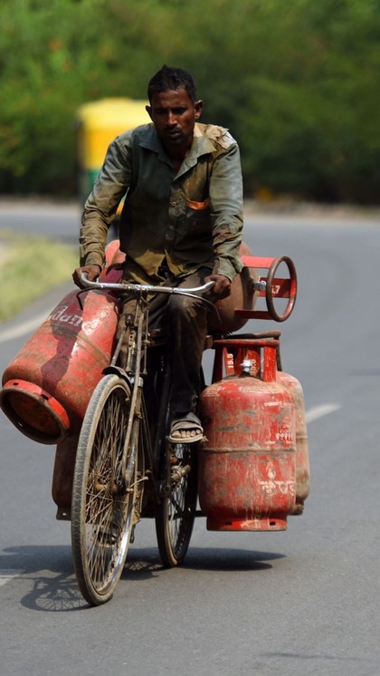 <p>सरकार के इस फैसले का लाभ सभी घरेलू  33 करोड़ गैस सिलेंडर उपभोक्ताओं को होगा। </p>
