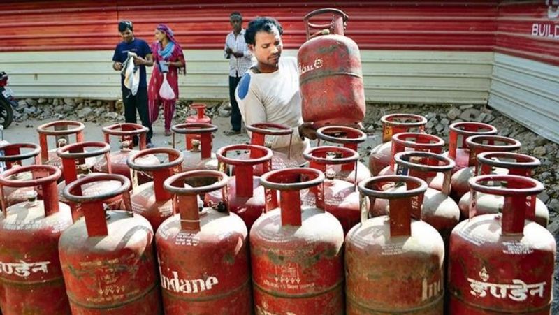 A new order was issued by oil companies concerning the purchasing of LPG cylinders-rag