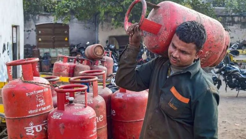 Madhya Pradesh to provide domestic LPG cylinder at Rs 450 smp