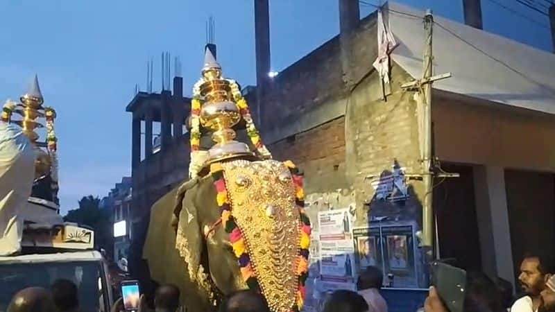 special prayer started at mayuranathar temple in mayiladuthurai for kumbabishekam vel