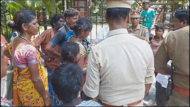 narikuravar people protest in puducherry for demanding land patta at assembly building vel