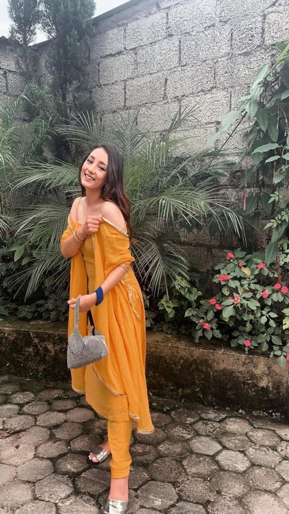 <p>ओपनिंग सेरेमनी में नेपाली सिंगर त्रिशाला गुरुंग ने परफॉर्मेंस‌‌ दी। अपनी आवाज से मुल्तान में उन्होंने समां बांध दिया।</p>
