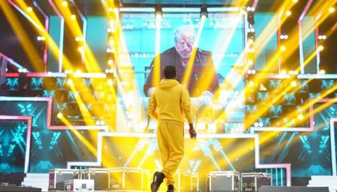 Jawan event: Shah Rukh Khan sways to 'Zinda Banda' with Anirudh as fans cheer them