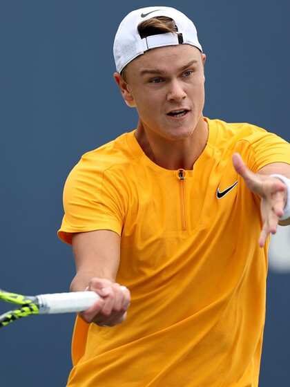 Carballes Baena defeats Holger Rune