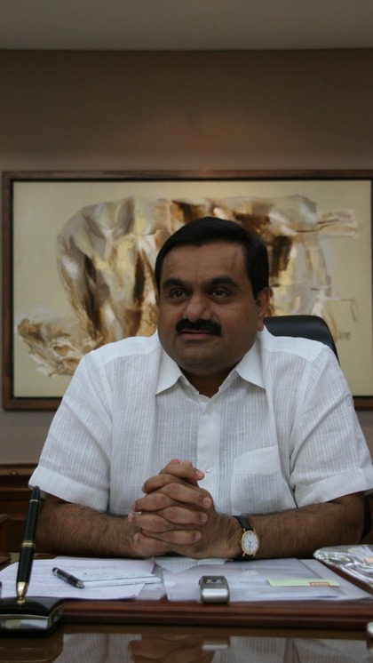 <p>Adani Group पर आरोप लगा है कि गलत तरीकों से शेयरों की कीमतें बढ़ाई गईं। वहीं अडानी ग्रुप ने इन सभी आरोपों को खारिज कर दिया है।</p>

<p> </p>

