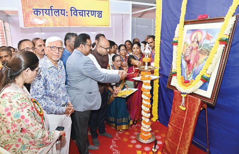 Popular Sanskrit Science Presenter at Hubballi gvd