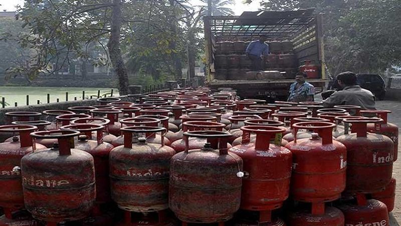 Gas Not Supplied for Schools For Midday Meal at Surapura in Yadgir grg  