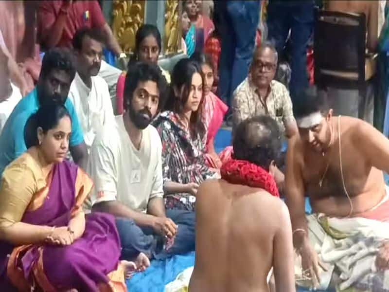 Music director gv prakash vist Tirukkadaiyur with family 