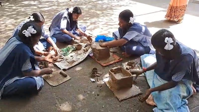 puducherry school students did a extra activities for bagless day for second time today vel