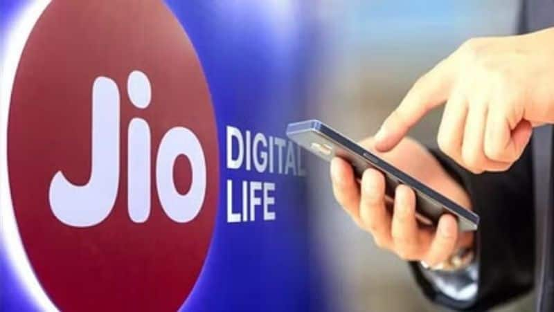 Reliance jio makes biggest announcement of its offers bundled with swiggy in this festive season afe