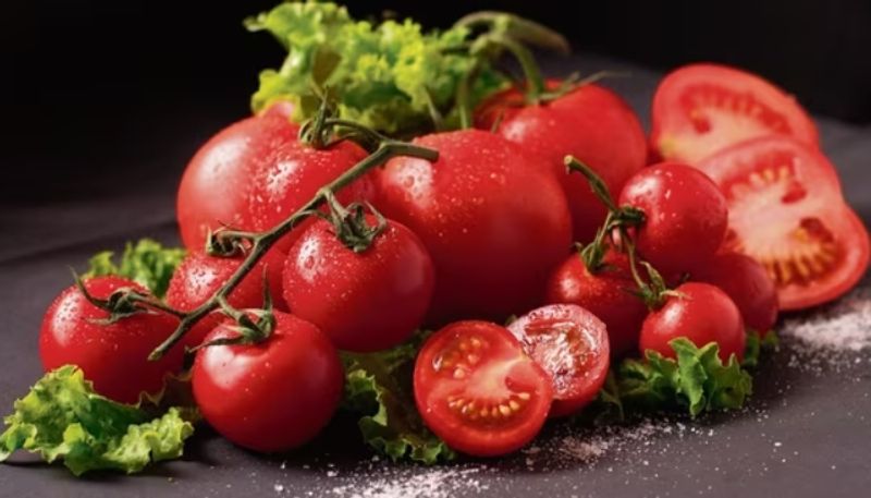 Nutrition benefits of 100 gram  tomatoes azn 