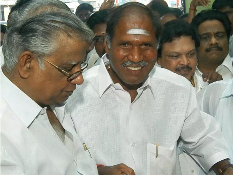 Puducherry Chief Minister Rangasamy said that the government elected by the people should have power vel