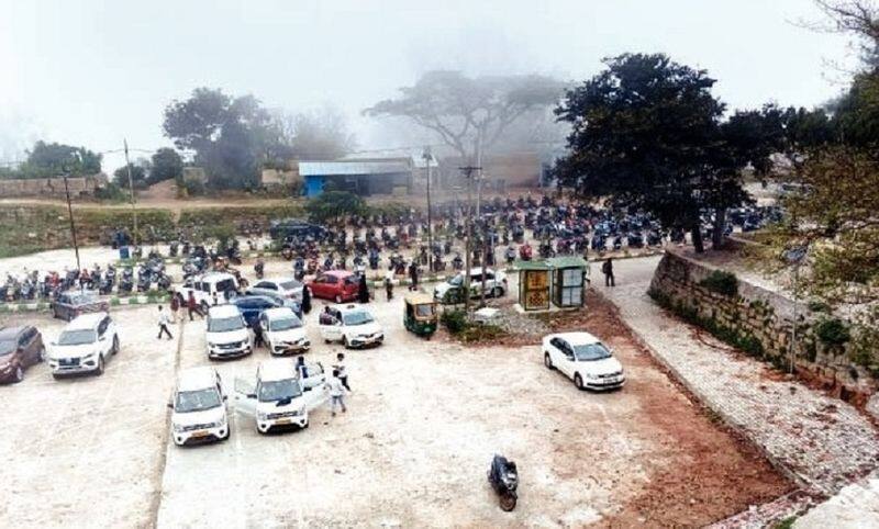 Contemplation to ban private vehicles to Nandi Hill at Chikkaballapur gvd