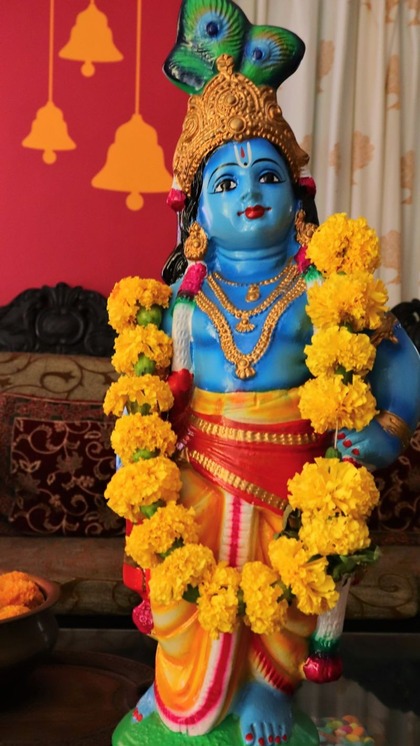 <p>नियाग्रा वॉटरफॉल के लिए लोग कनाडा जाना पसंद करते हैं लेकिन यहां स्थित रिचमंड हिल हिंदू टैंपल में कई दिनों तक लड्डू गोपाल का जन्मोत्सव मनाया जाता है। <br />
 </p>
