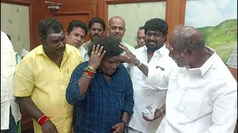 comedy actor yogi babu met cm rangasamy at puducherry chief secretariat vel