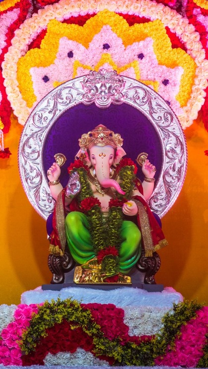 <p>बप्पा के आगमन की तैयारियां शुरू हो गई हैं। 18 सितबंर को गणेश चतुर्थी का पर्व मनाया जाएगा। ऐसे में आप ये सोच रही हैं की इस बार क्या पहनें तो सई का मराठी लुक आपकी हेल्प कर सकता है। </p>

<p> </p>

<p> </p>

<p> </p>
