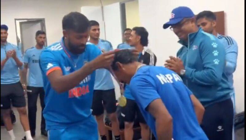 Virat Kohli Gives Medal To Nepal Star After Asia Cup Clash video goes viral kvn