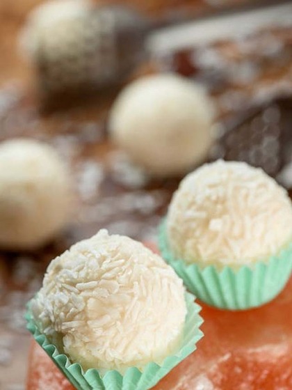 2. Coconut Ladoo