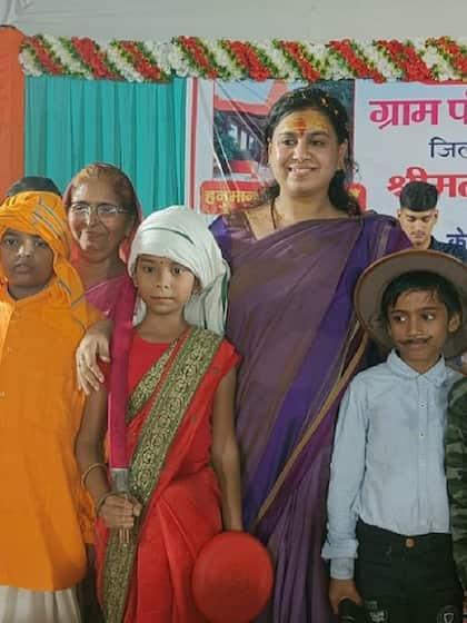 <p>आईएएस दिव्या मित्तल को 5 दिन पहले हुए तबादले में डीएम बस्ती बनाया गया तो स्थानीय लोग अवाक रह गए।</p>
