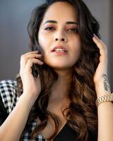 క్యూట్ ఫోజులతో అనసూయ కవ్వింపు.. క్లోజప్ పిక్స్ తో మైమరిపిస్తున్న రంగమ్మత్త.. ఫొటోలు