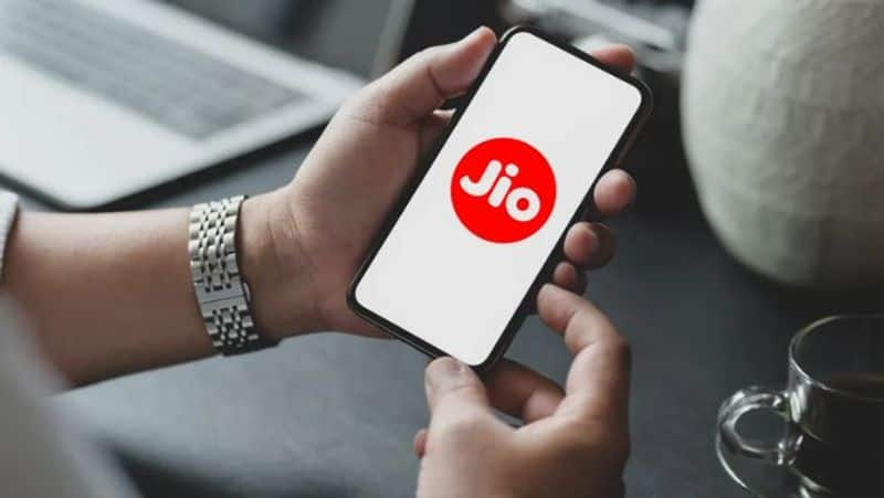 Reliance Jio offers extra data special benefits and more on its 7th anniversary vvk