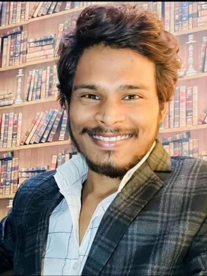 बंदरिया ब्यूटी सैलून के फाउंडर  है विकास वर्मन