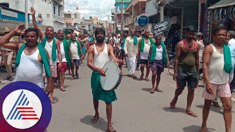 Cauvery water dispute Farmers' organizations protest at mandya rav