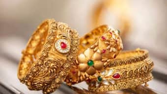  బంగారం, వెండి కోనేవారికి మంచి ఛాన్స్.. నిన్నటితో పోల్చితే నేడు ధరలు ఇలా.. తులం ఎంతంటే..?