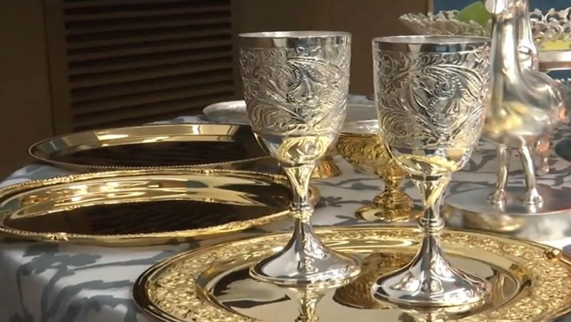 Gold silver plates and mugs to serve food for G20 delegates smp